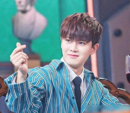 任嘉伦吃瓜娱乐圈